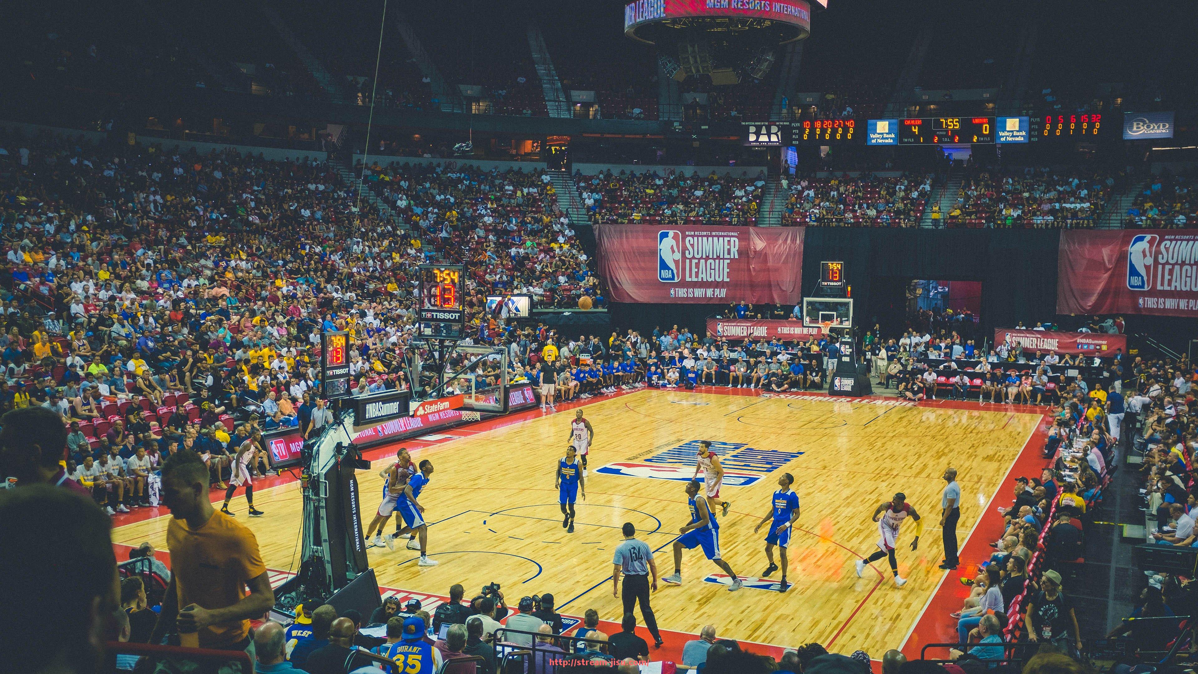 极速直播-女性健身器材大全及针对性训练推荐